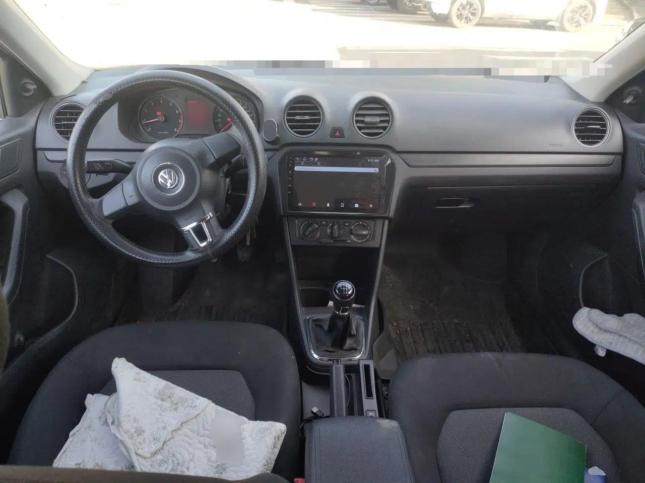 Volkswagen Jetta 2013 1.6L Manual Fashion Edition — миниатюра 10
