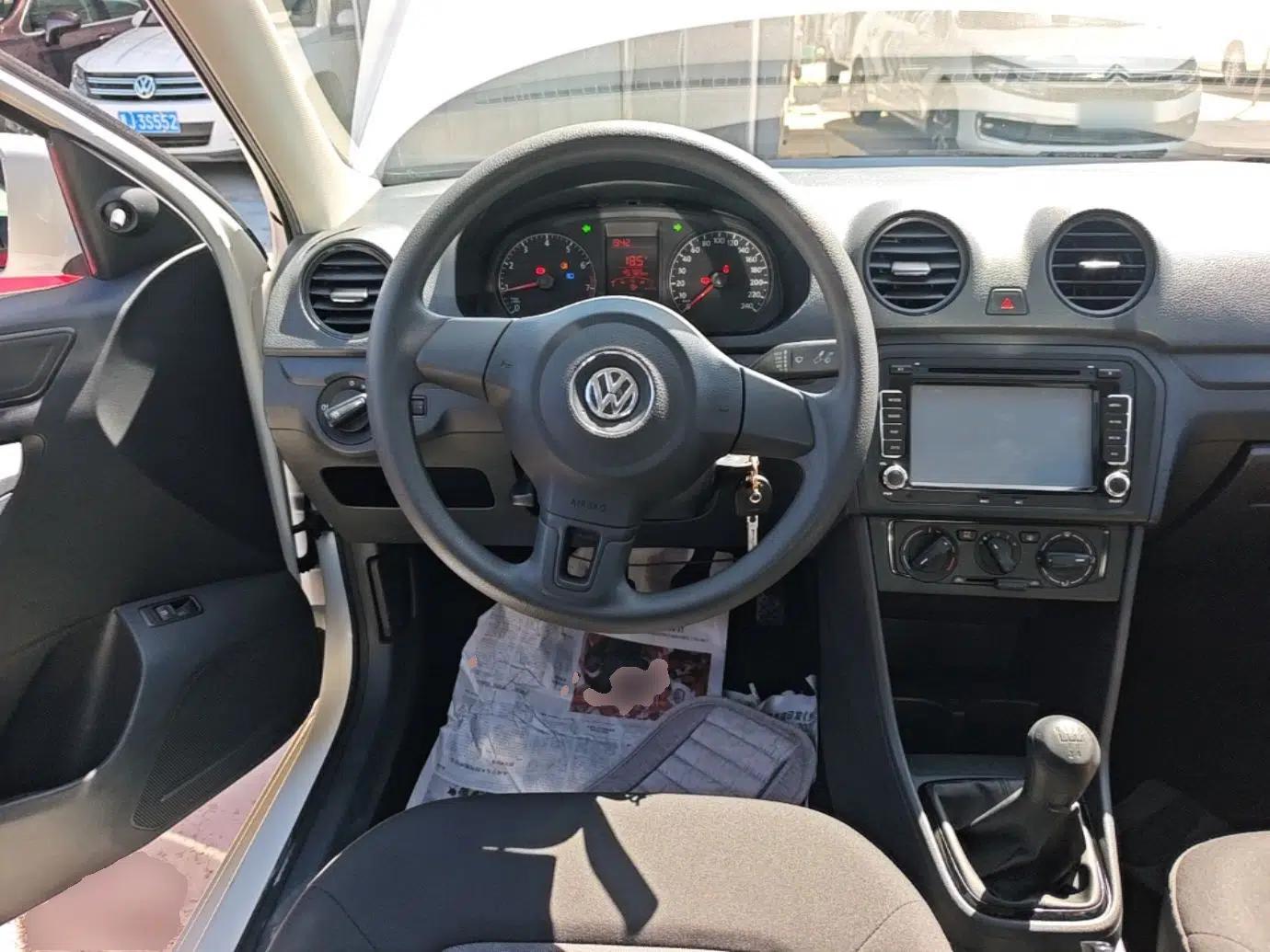 Volkswagen Jetta 2015 1.4L Manual Fashion Model — миниатюра 13