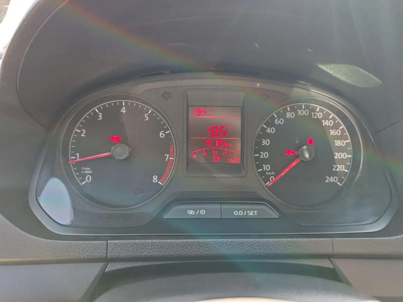 Volkswagen Jetta 2015 1.4L Manual Fashion Model — миниатюра 14