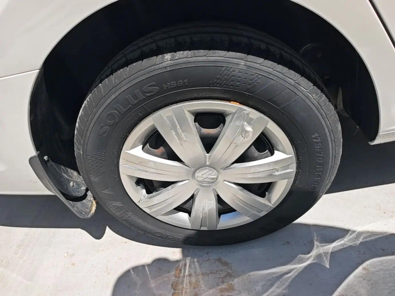 Volkswagen Jetta 2015 1.4L Manual Fashion Model — миниатюра 10