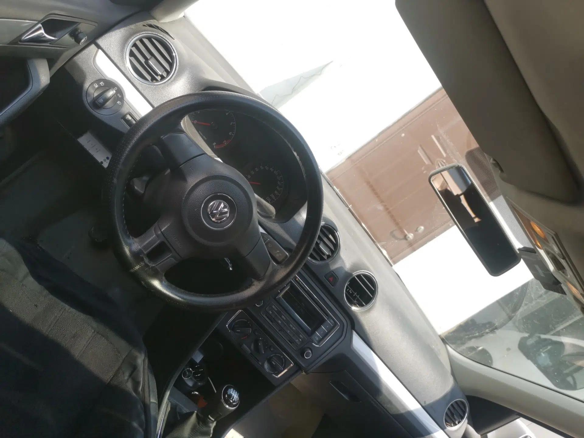 Volkswagen Jetta 2013 1.6L Manual Comfort Model — миниатюра 11