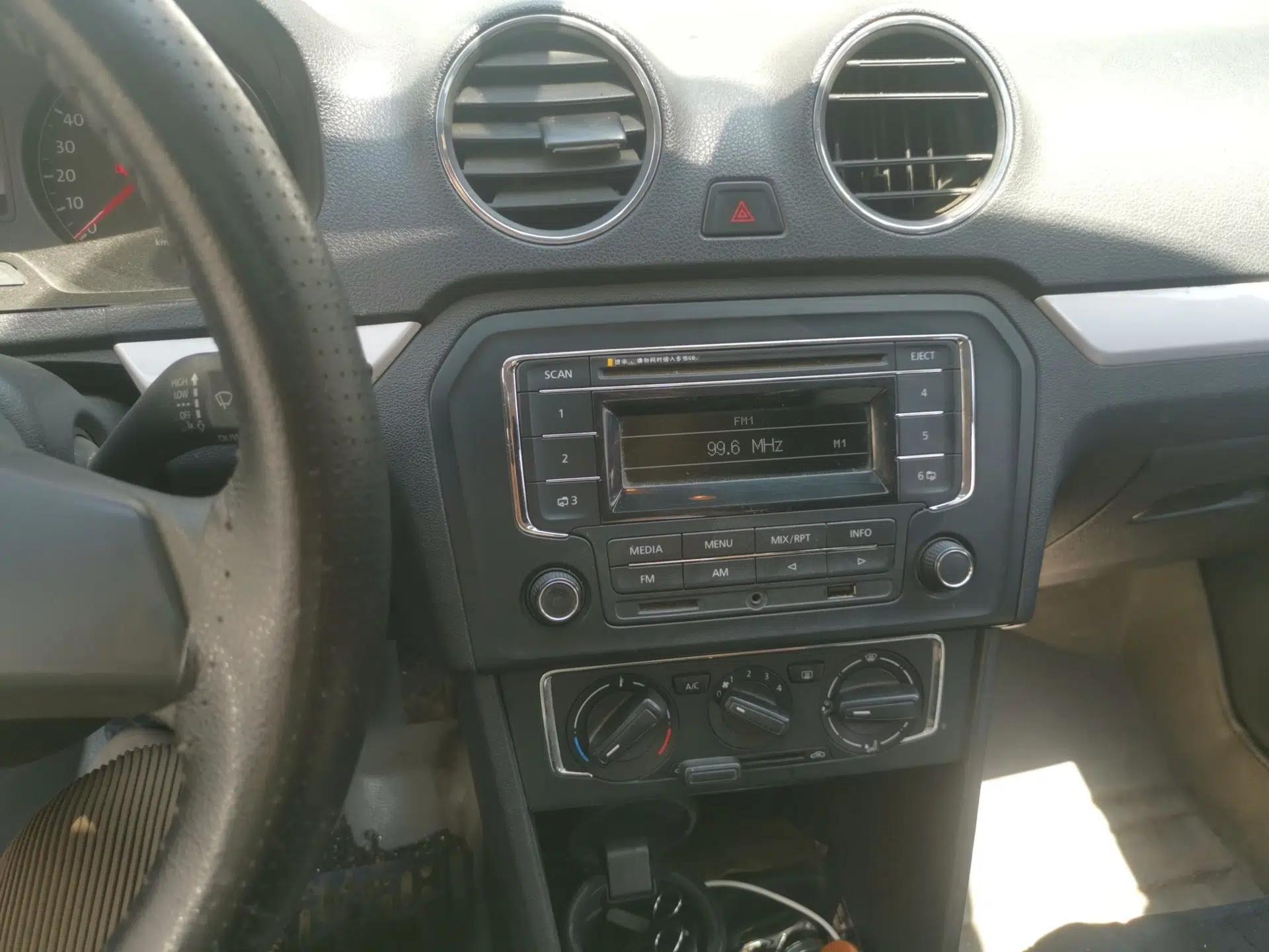Volkswagen Jetta 2013 1.6L Manual Comfort Model — миниатюра 14
