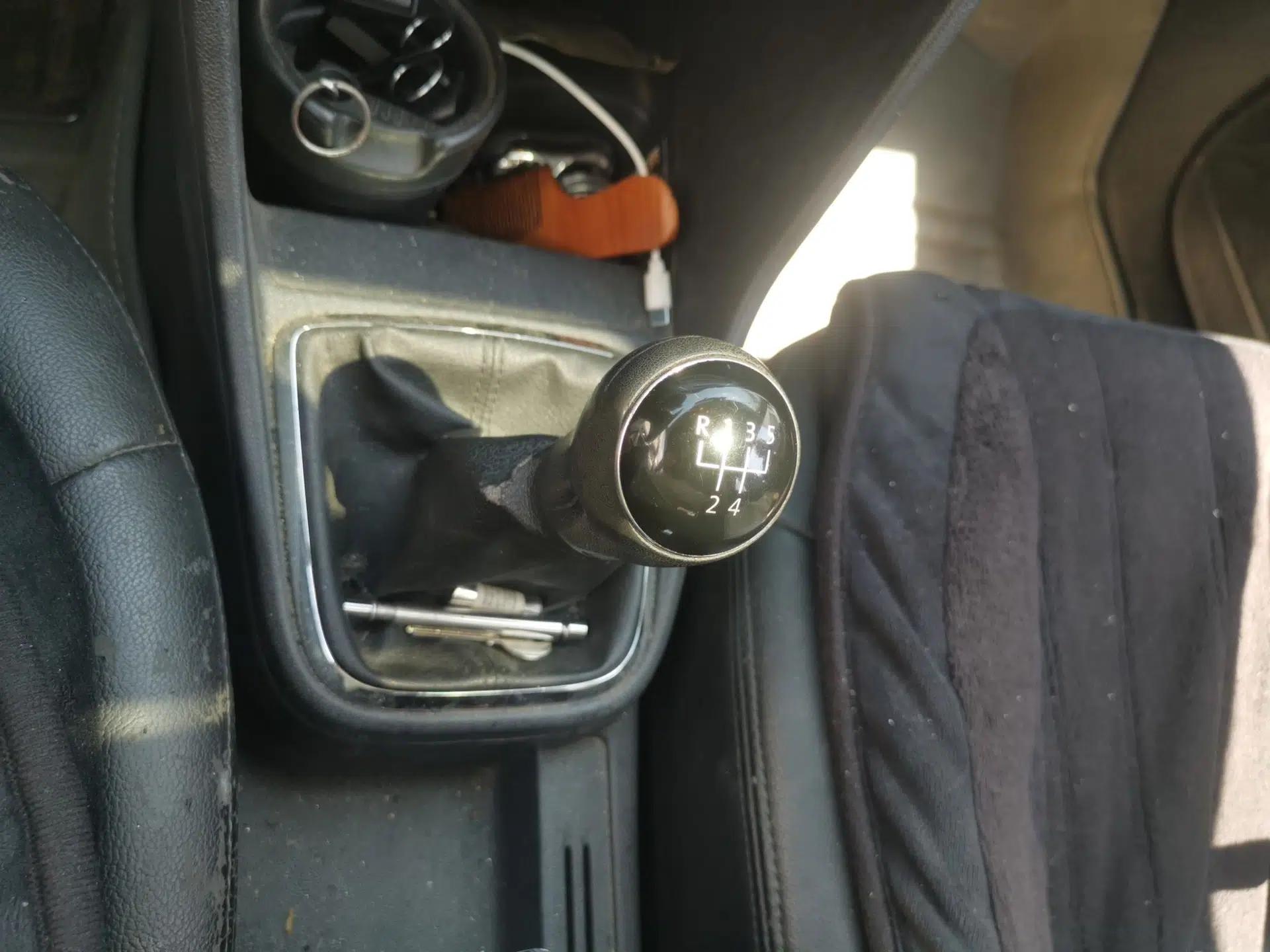 Volkswagen Jetta 2013 1.6L Manual Comfort Model — миниатюра 15
