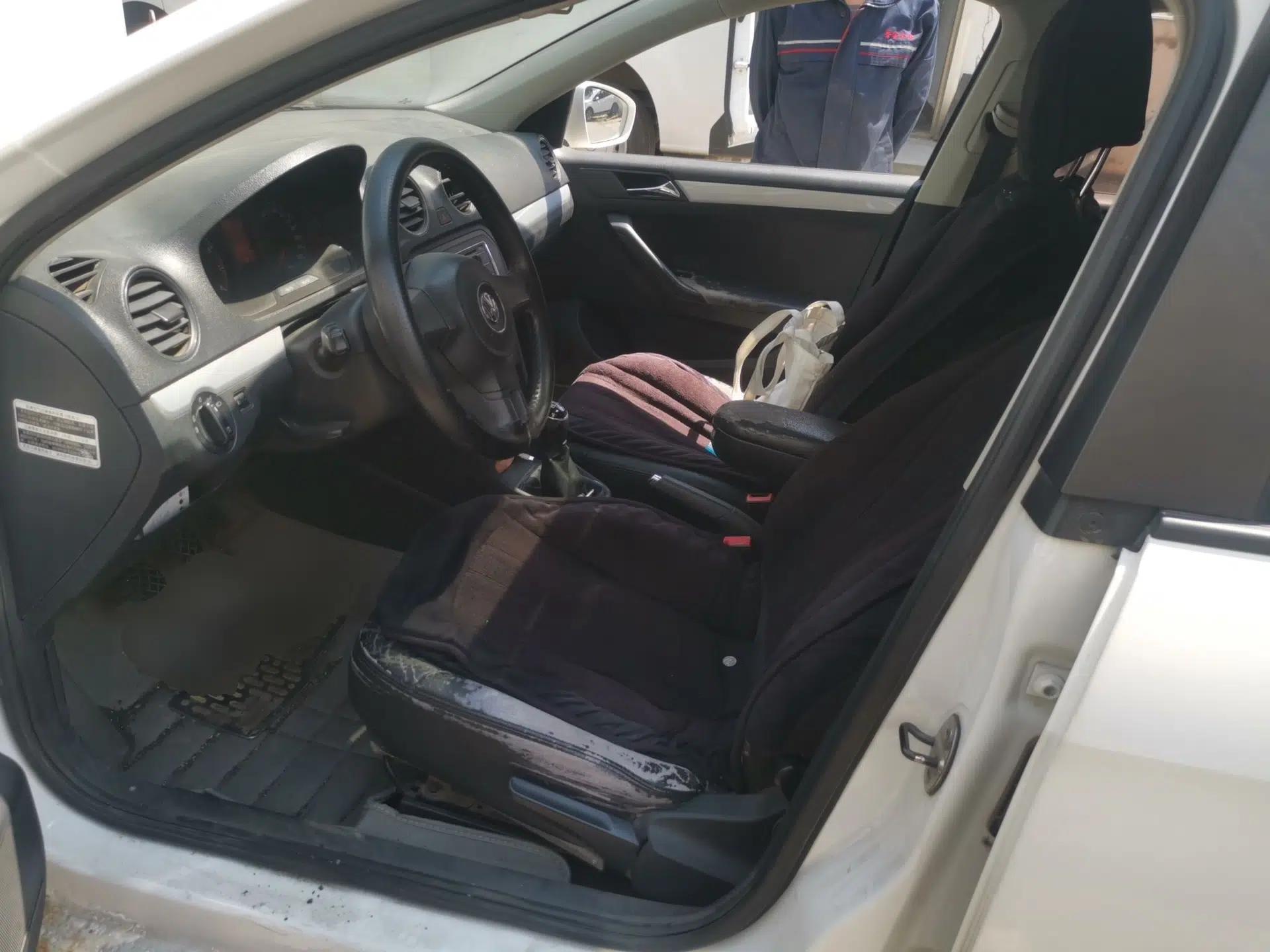 Volkswagen Jetta 2013 1.6L Manual Comfort Model — миниатюра 16