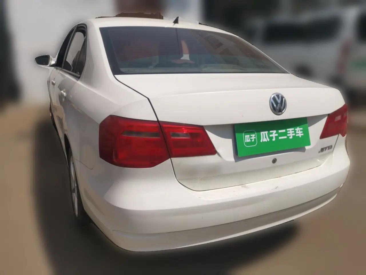 Volkswagen Jetta 2013 1.6L Manual Comfort Model — миниатюра 4