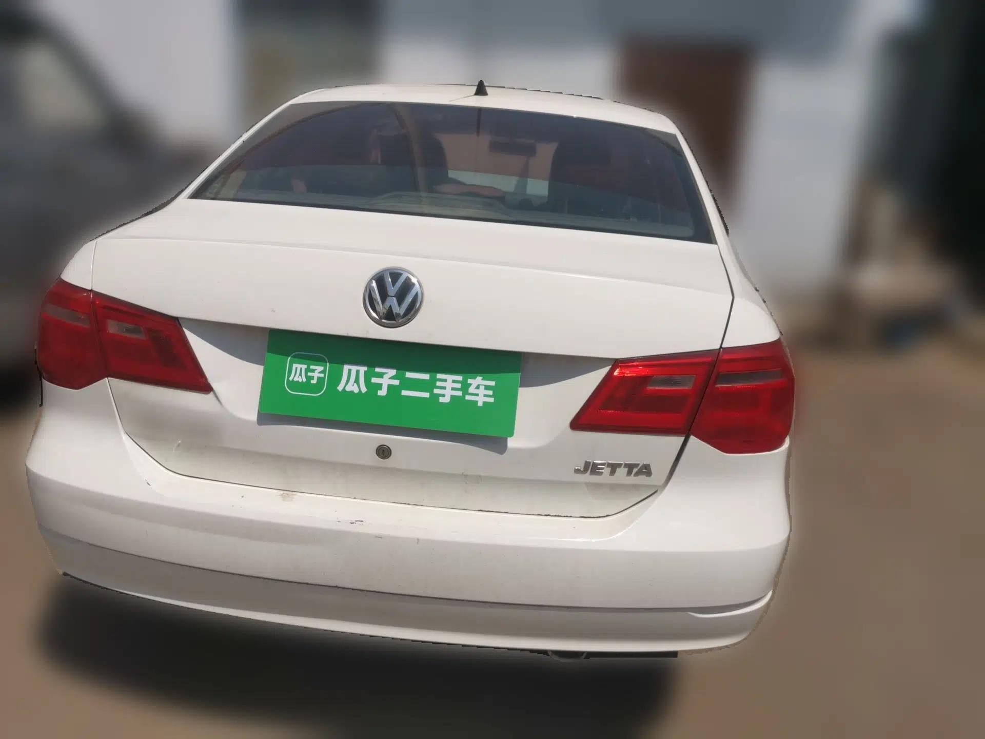 Volkswagen Jetta 2013 1.6L Manual Comfort Model — миниатюра 5