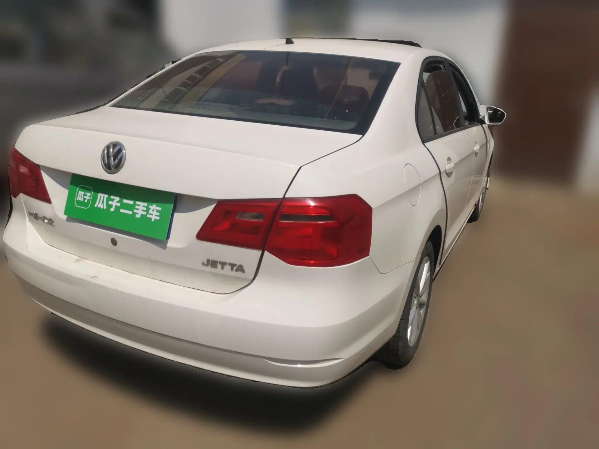 Volkswagen Jetta 2013 1.6L Manual Comfort Model — миниатюра 6