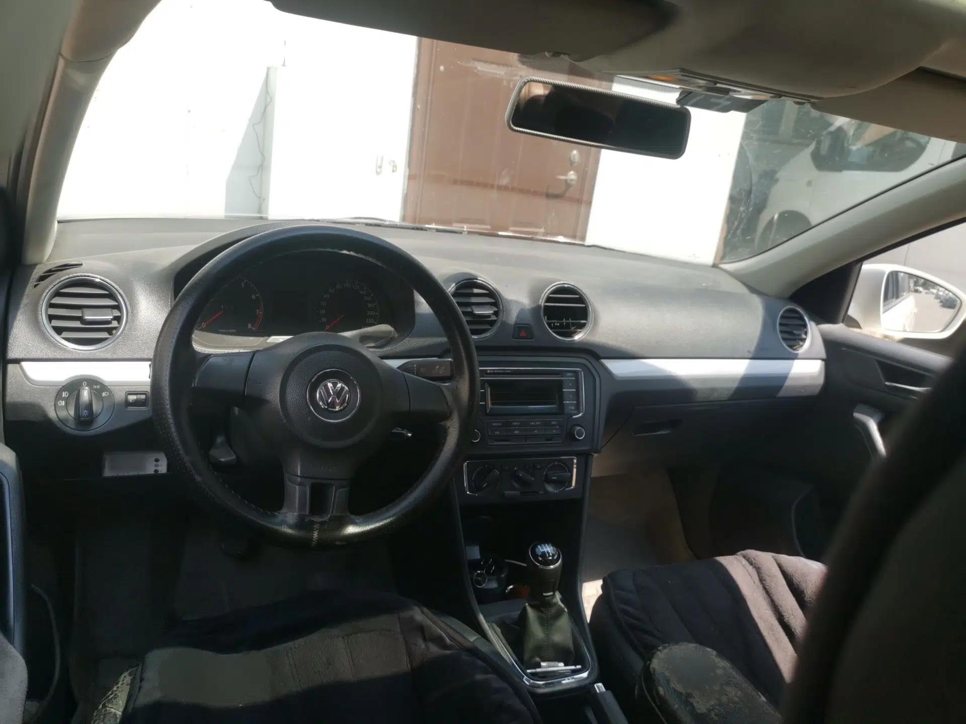 Volkswagen Jetta 2013 1.6L Manual Comfort Model — миниатюра 10