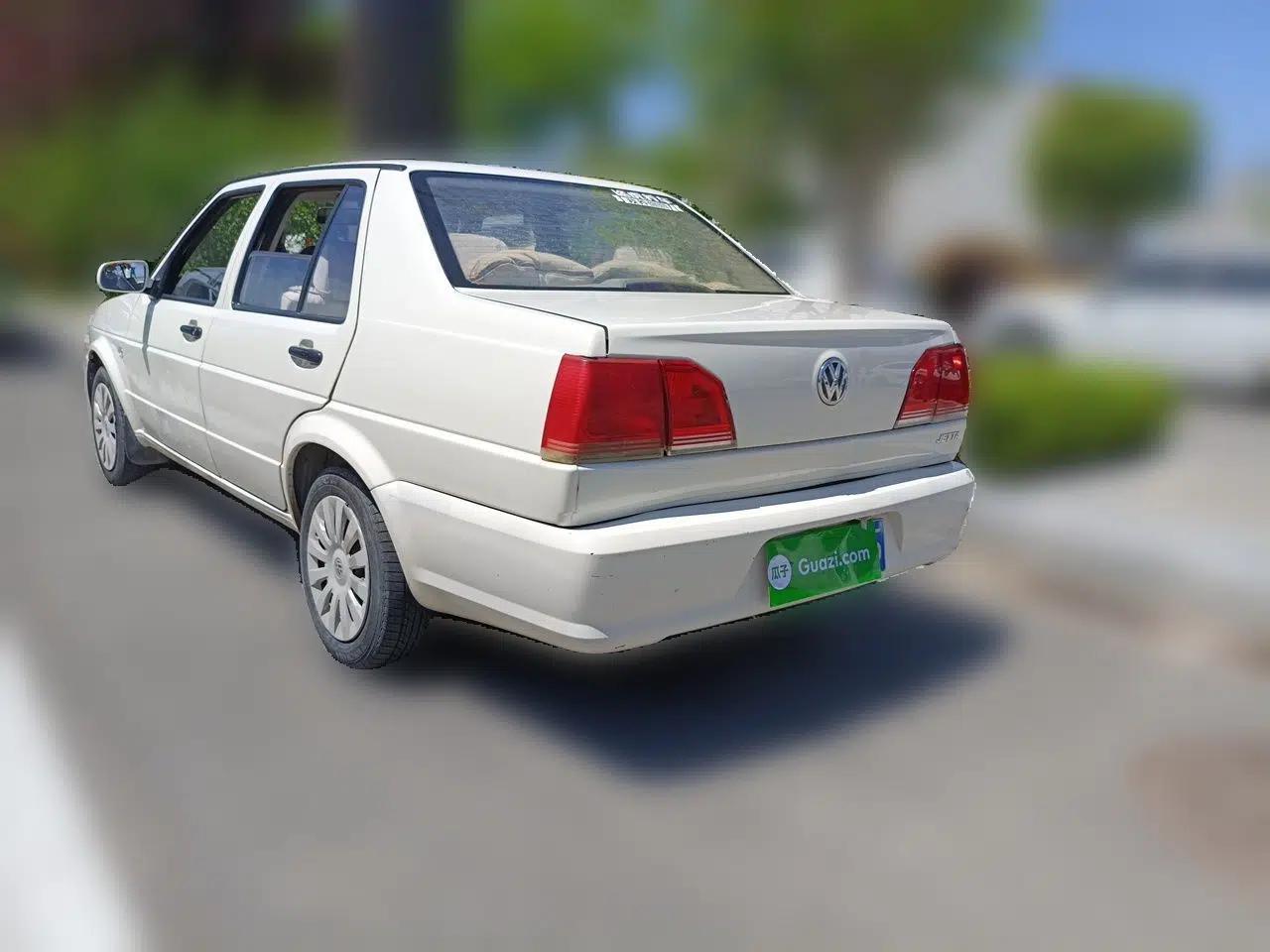 Volkswagen Jetta 2010 1.6L Partner — миниатюра 4