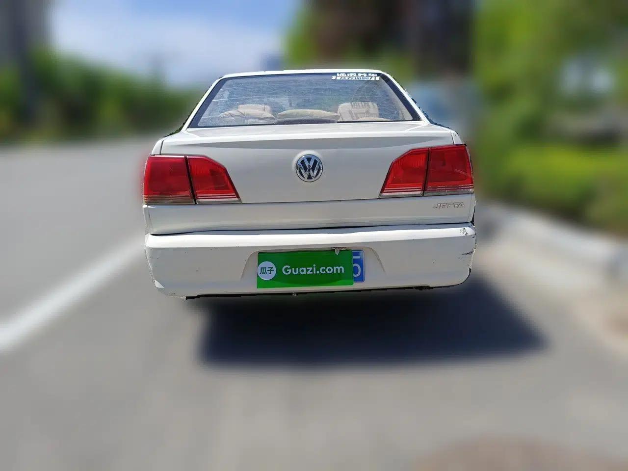 Volkswagen Jetta 2010 1.6L Partner — миниатюра 5