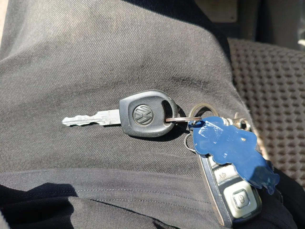 Volkswagen Jetta 2010 1.6L Partner — миниатюра 9
