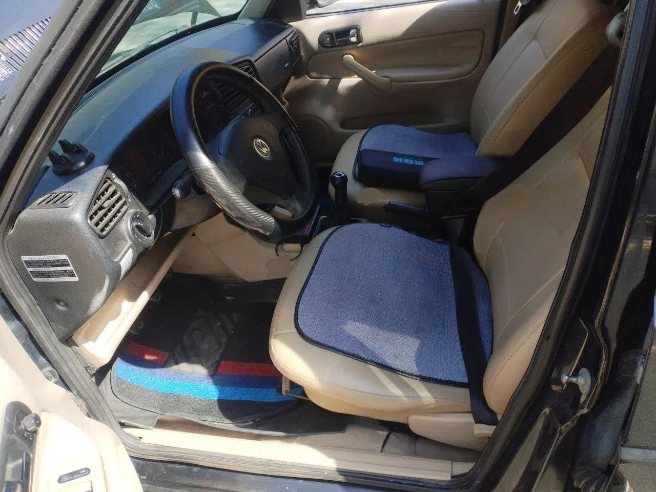 Volkswagen Jetta 2010 1.6L Vanguard — миниатюра 16