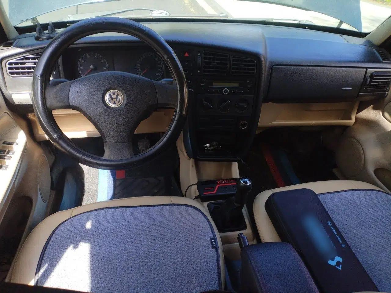 Volkswagen Jetta 2010 1.6L Vanguard — миниатюра 10