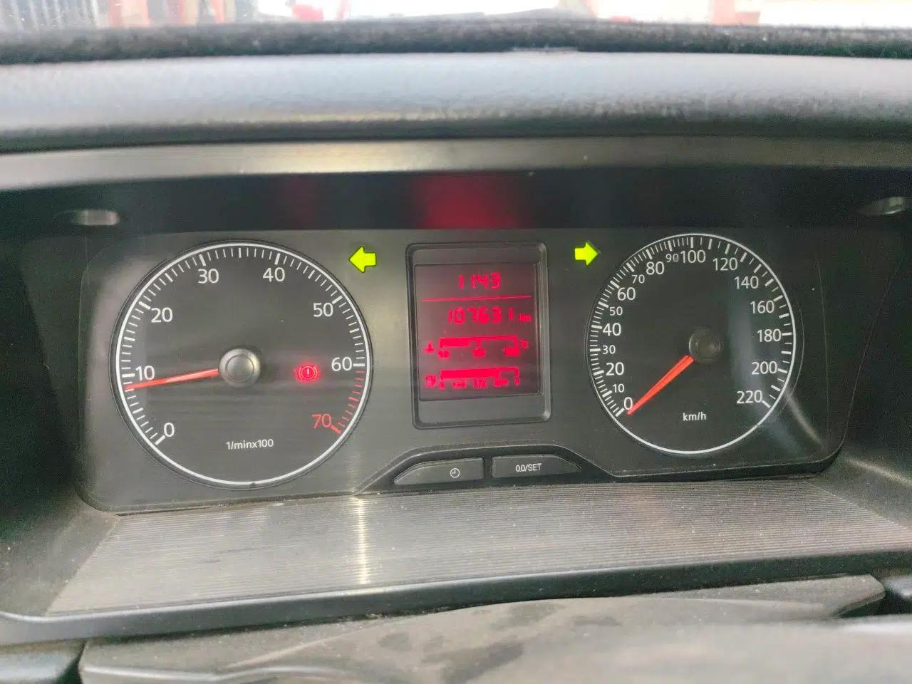 Volkswagen Jetta 2010 1.6L Partner — миниатюра 13
