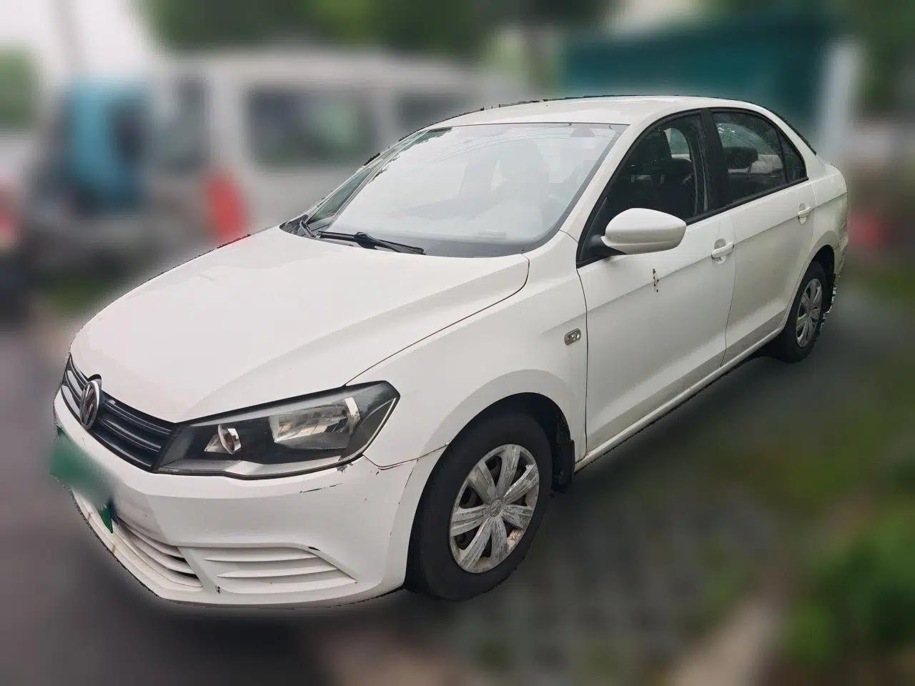 Volkswagen Jetta 2013 1.6L Manual Fashion Edition — миниатюра 1
