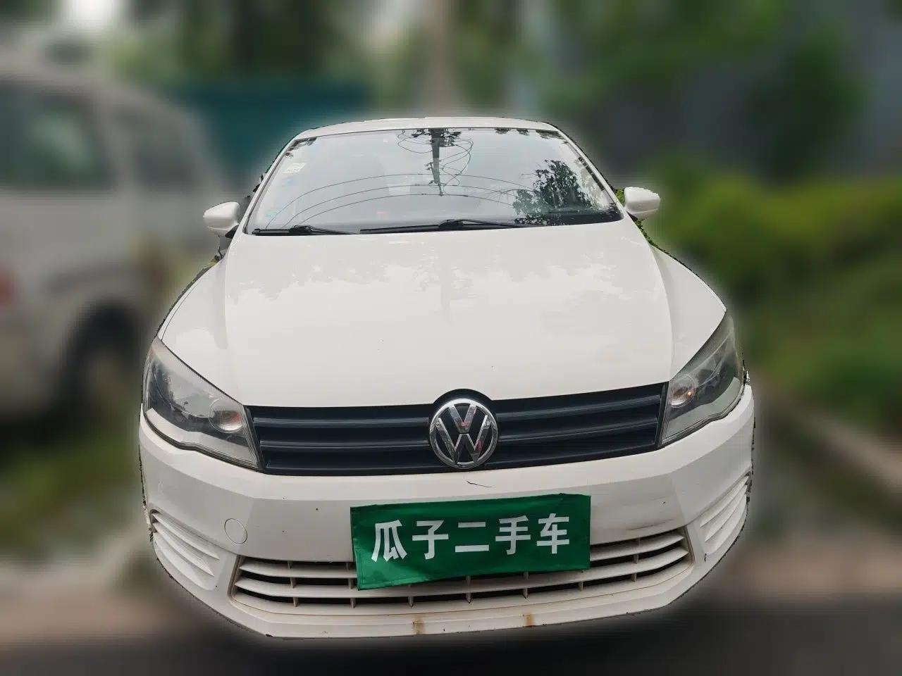 Volkswagen Jetta 2013 1.6L Manual Fashion Edition — миниатюра 2