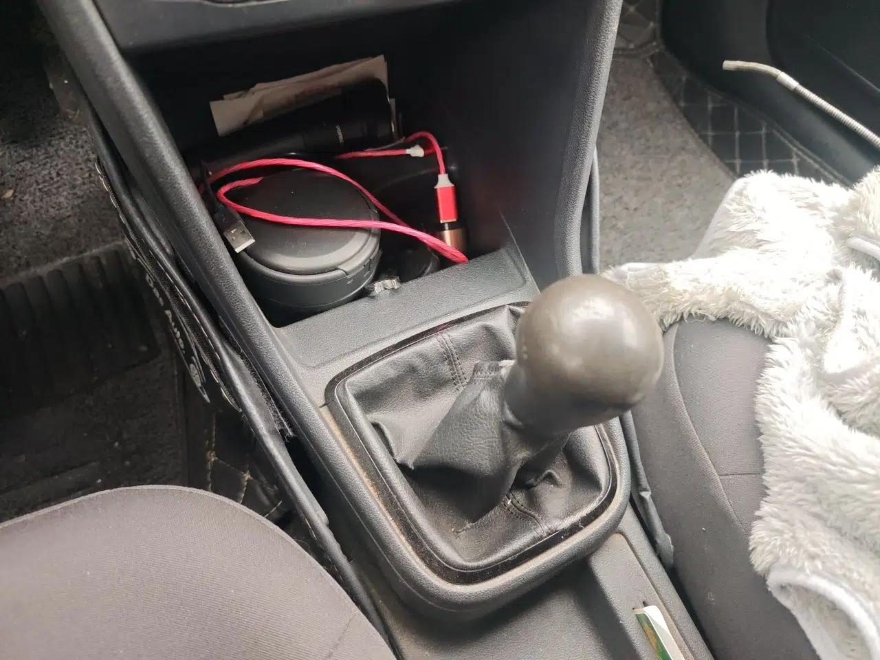 Volkswagen Jetta 2013 1.6L Manual Fashion Edition — миниатюра 15