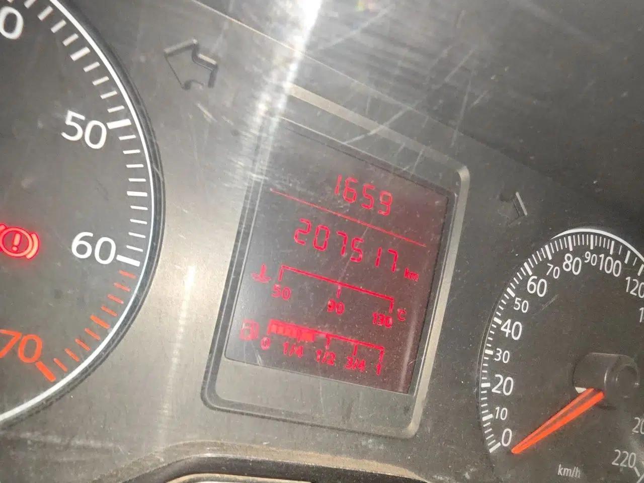 Volkswagen Jetta 2010 1.6L Partner — миниатюра 13