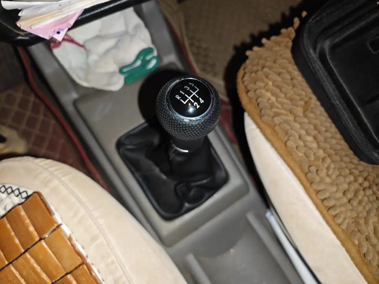Volkswagen Jetta 2010 1.6L Partner — миниатюра 15