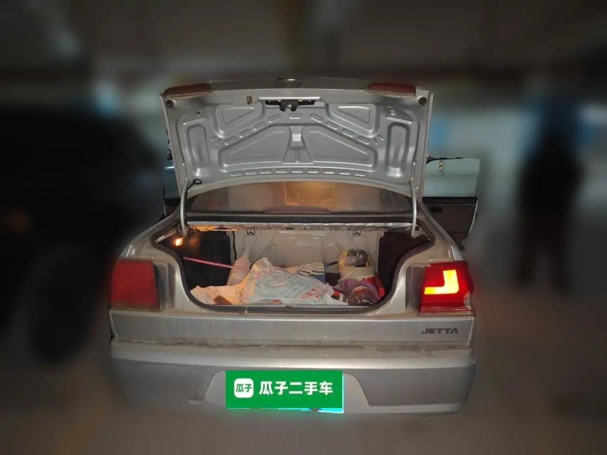 Volkswagen Jetta 2010 1.6L Partner — миниатюра 20