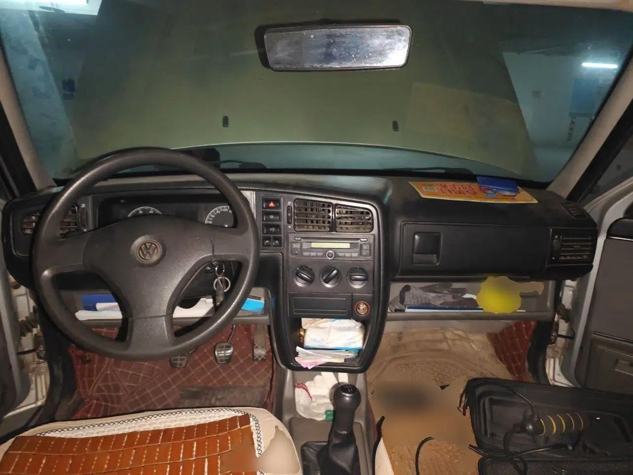 Volkswagen Jetta 2010 1.6L Partner — миниатюра 10