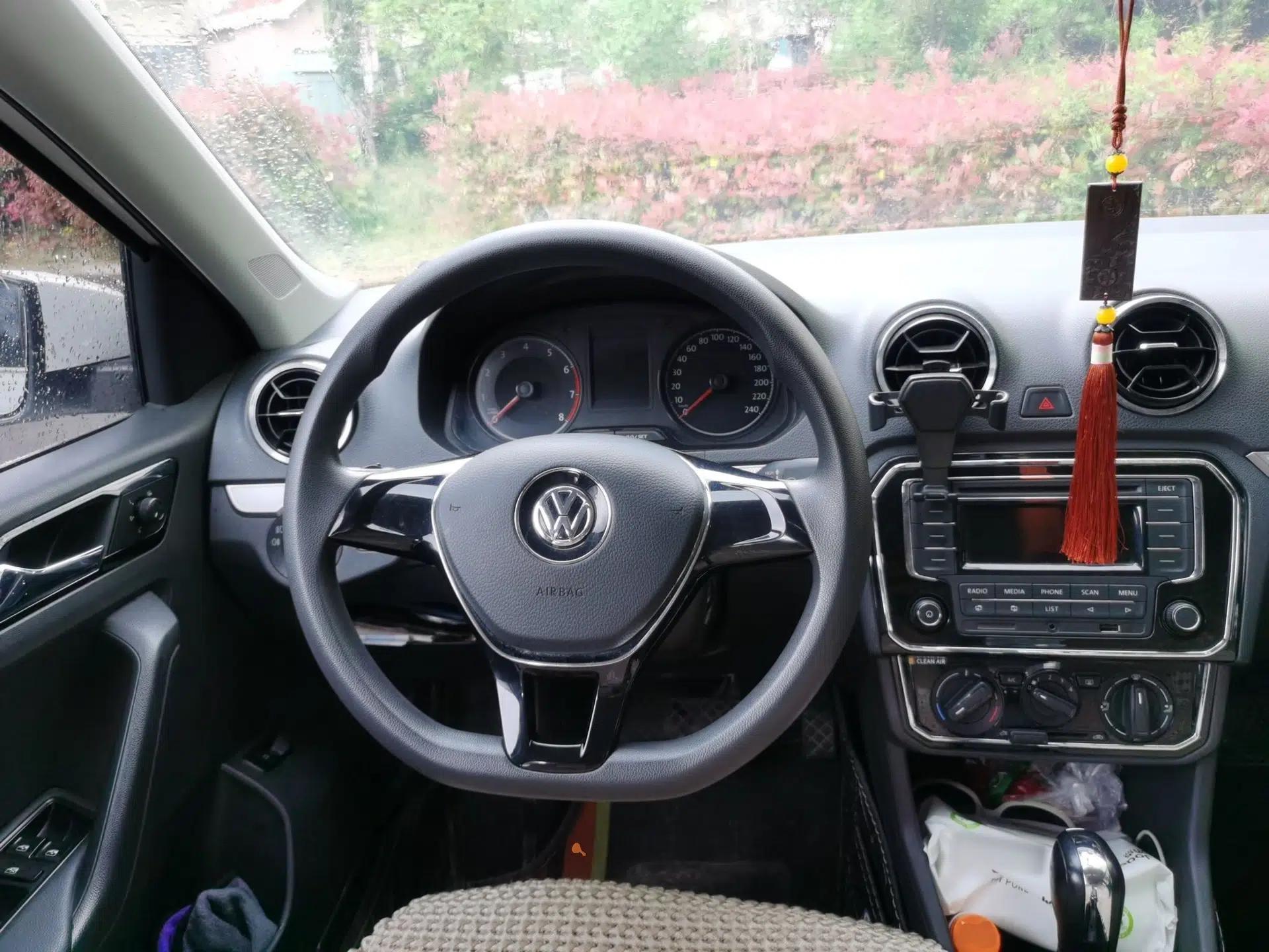 Volkswagen Jetta 2017 1.5L Automatic Comfort Model — миниатюра 11