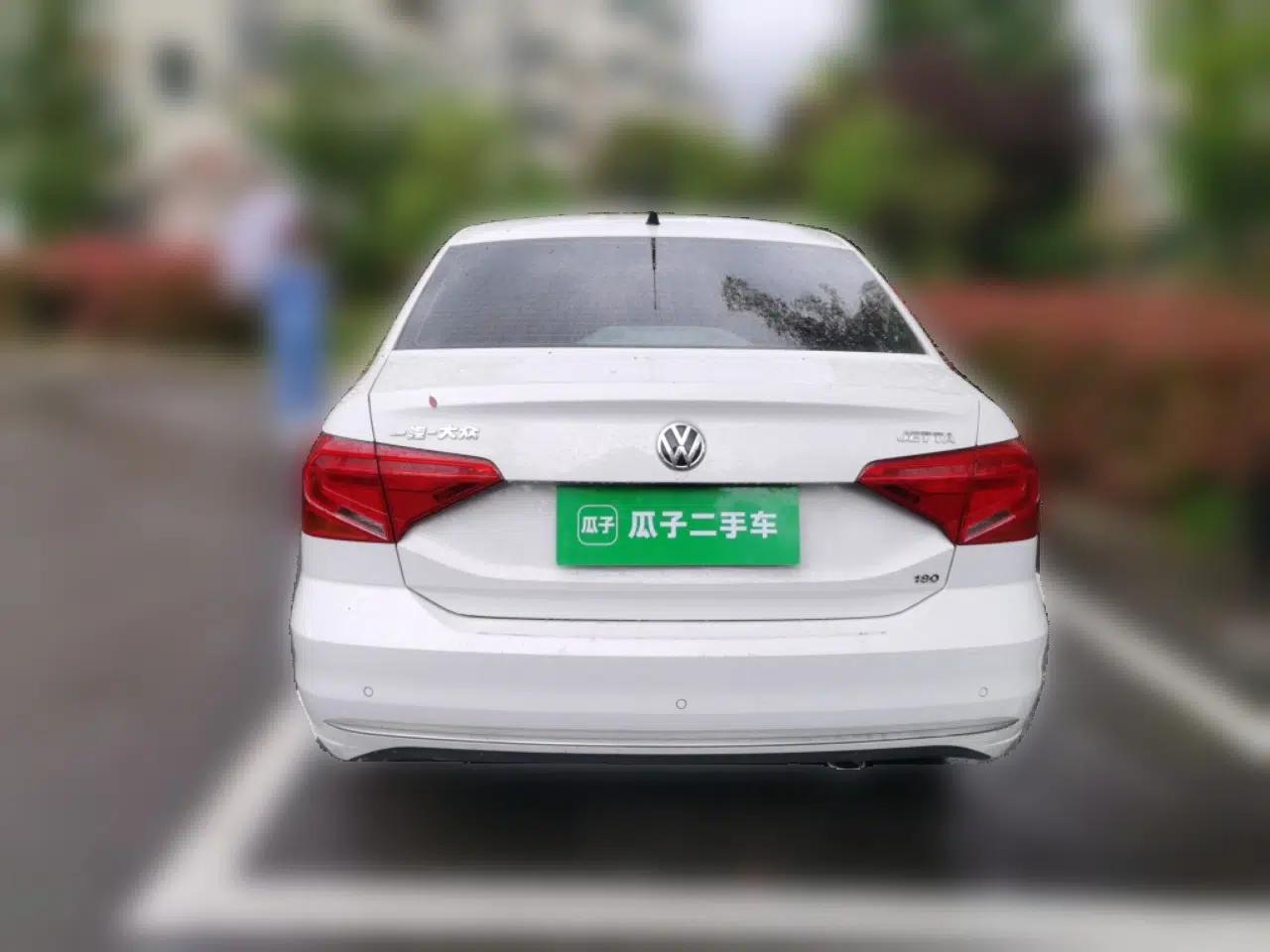 Volkswagen Jetta 2017 1.5L Automatic Comfort Model — миниатюра 5