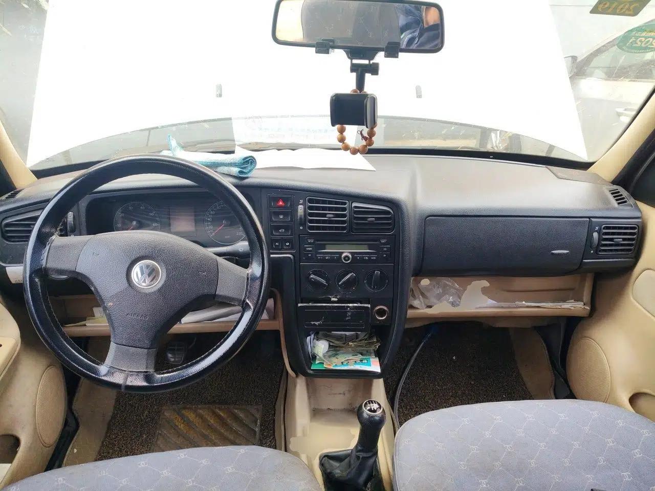 Volkswagen Jetta 2010 1.6L Vanguard — миниатюра 10
