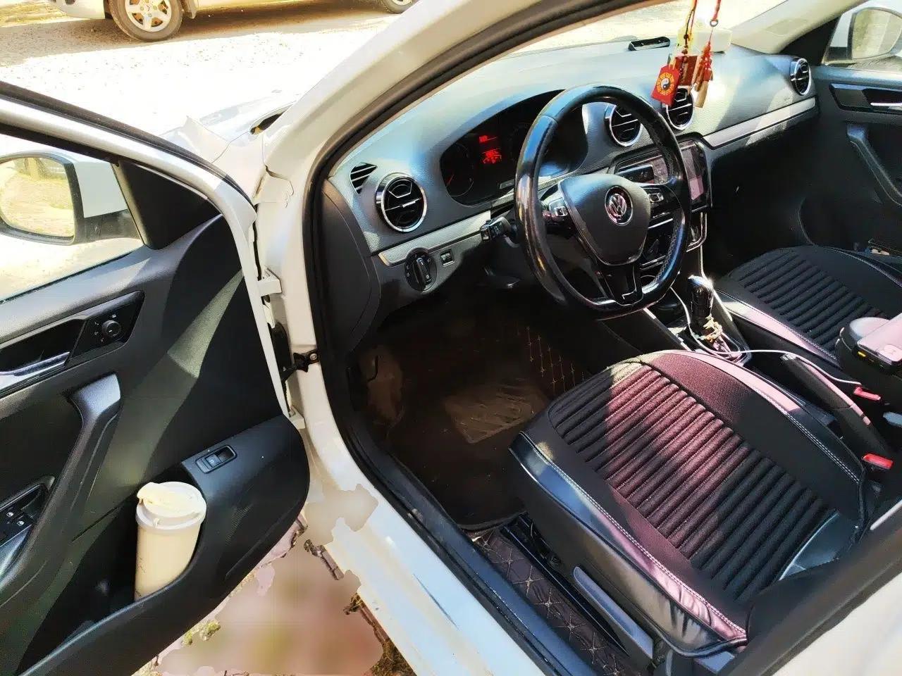 Volkswagen Jetta 2019 Dream Edition 1.5L Automatic Comfort Version — миниатюра 17