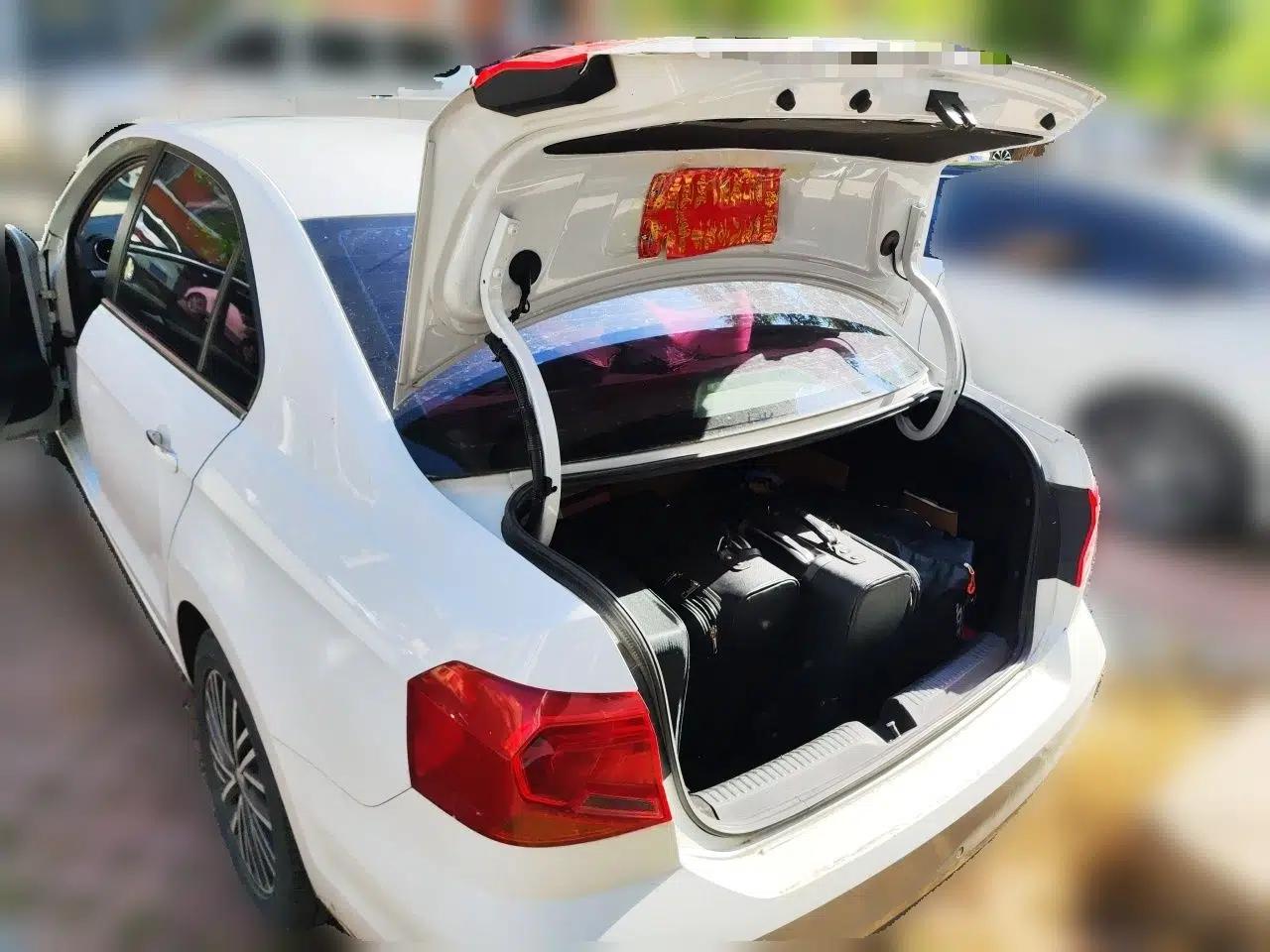 Volkswagen Jetta 2019 Dream Edition 1.5L Automatic Comfort Version — миниатюра 20