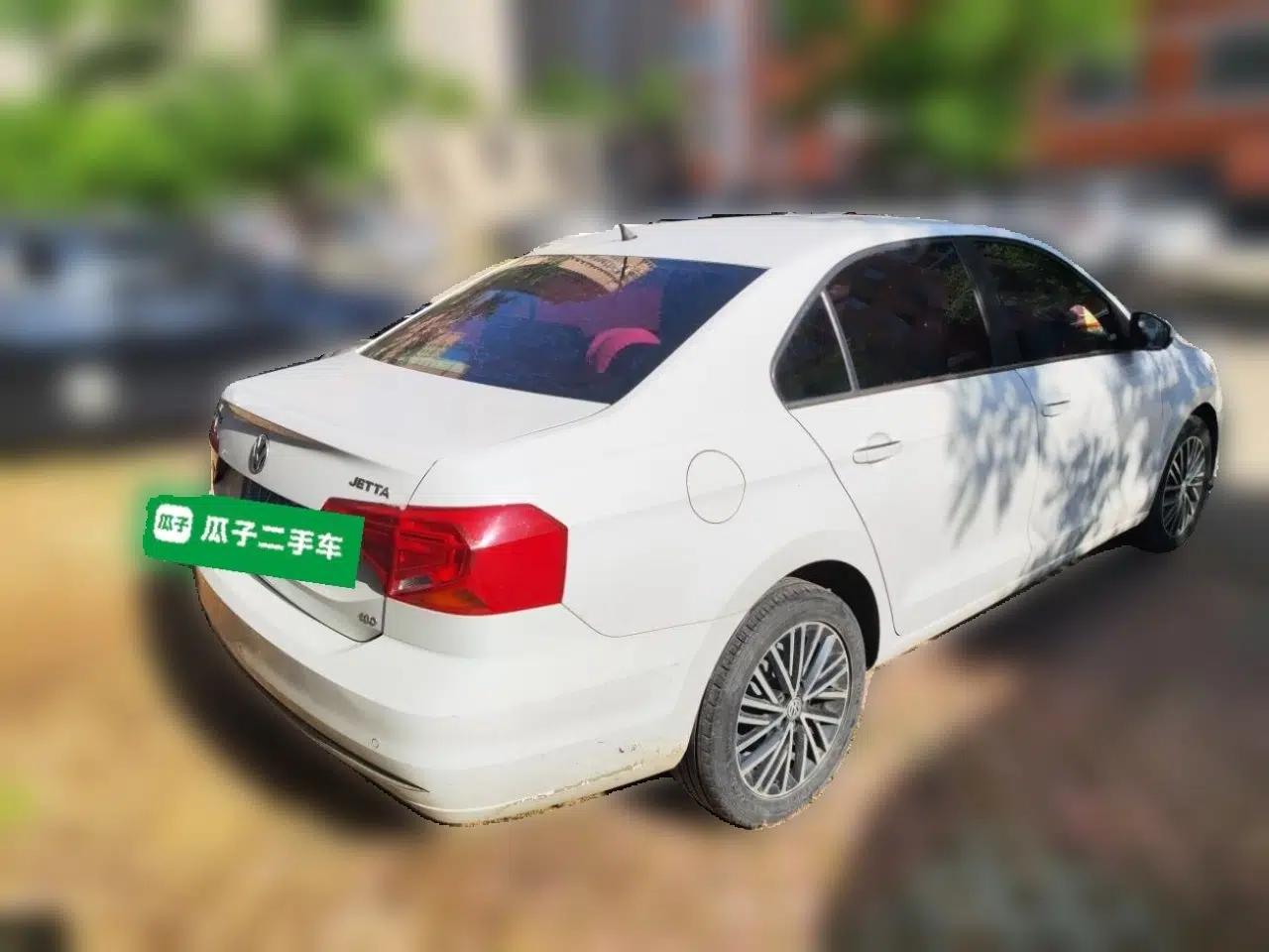 Volkswagen Jetta 2019 Dream Edition 1.5L Automatic Comfort Version — миниатюра 6