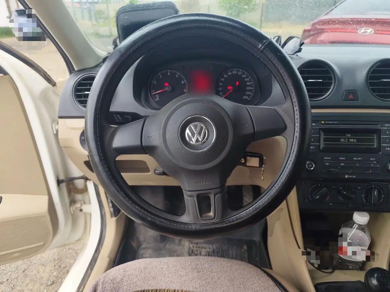 Volkswagen Jetta 2015 Zhuihui Edition 1.4L Manual Fashion Model — миниатюра 11
