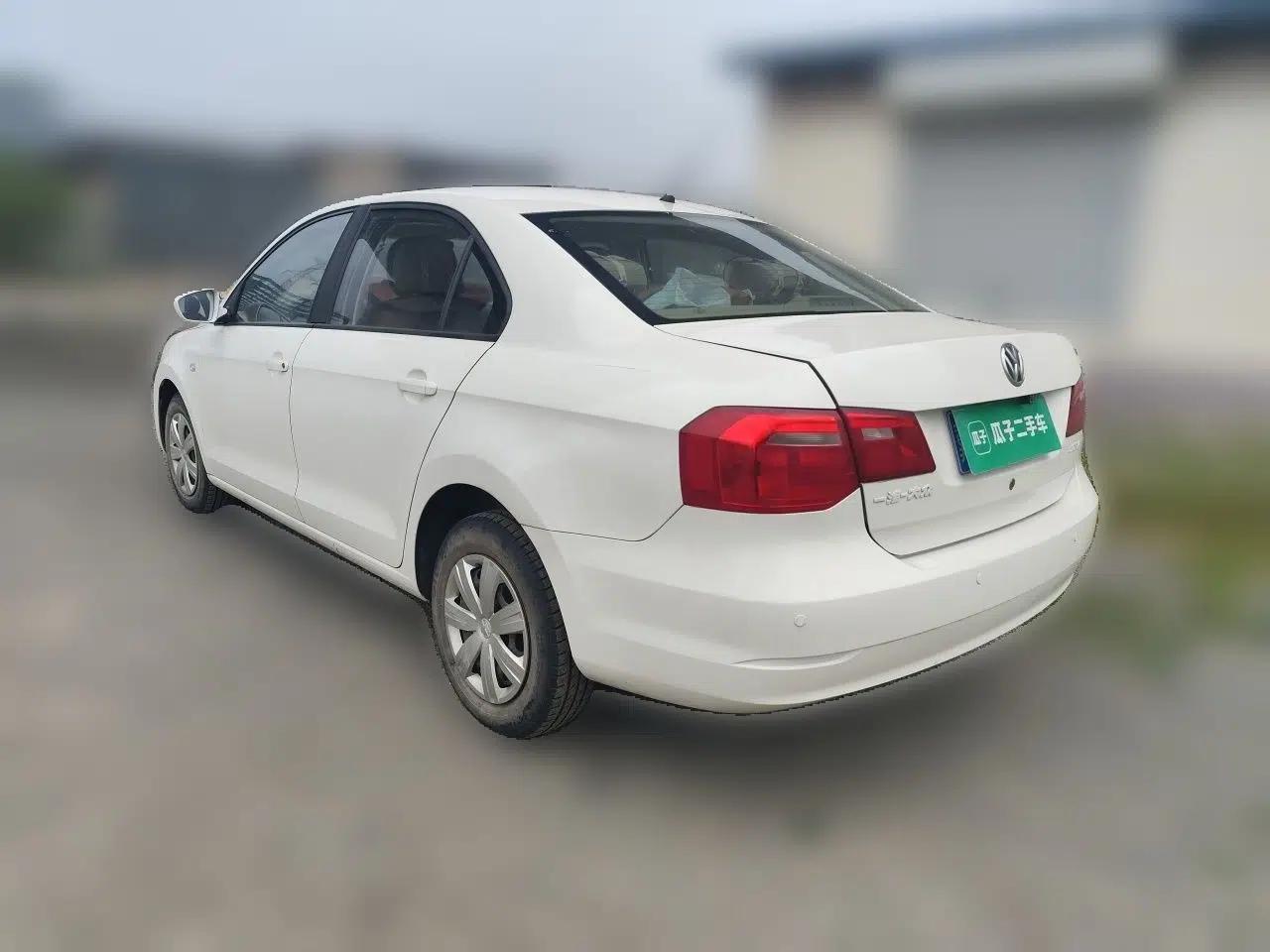 Volkswagen Jetta 2015 Zhuihui Edition 1.4L Manual Fashion Model — миниатюра 4
