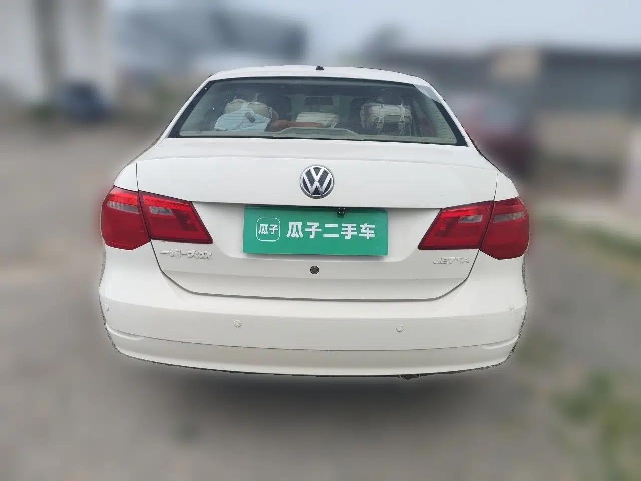 Volkswagen Jetta 2015 Zhuihui Edition 1.4L Manual Fashion Model — миниатюра 5