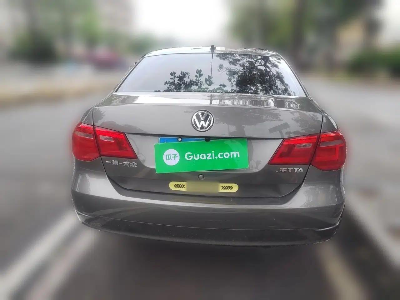 Volkswagen Jetta 2013 1.6L Automatic Comfort Model — миниатюра 5
