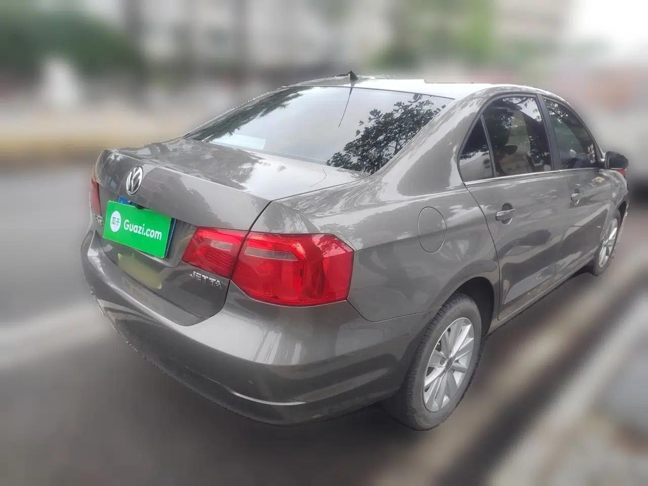 Volkswagen Jetta 2013 1.6L Automatic Comfort Model — миниатюра 6