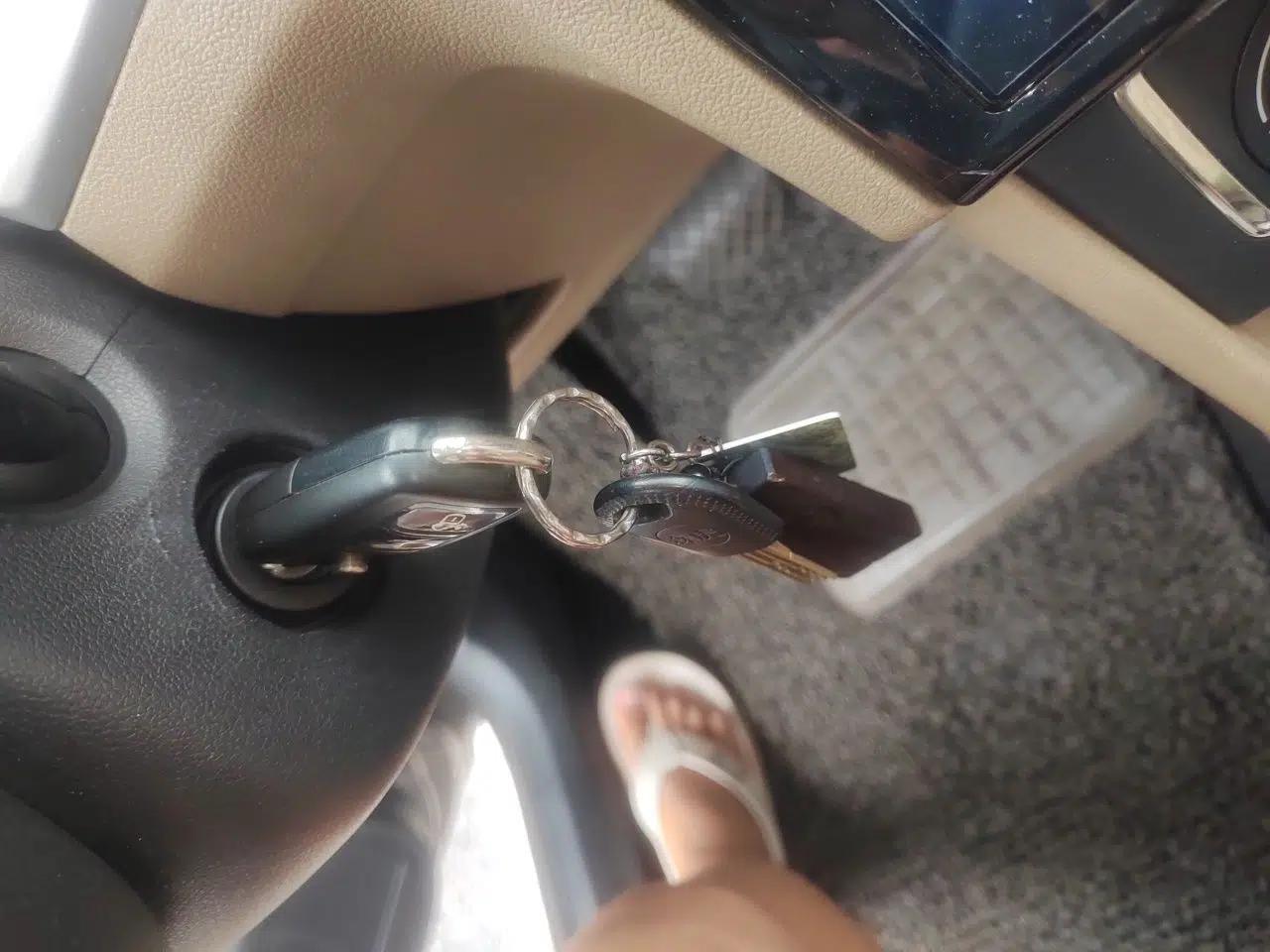 Volkswagen Jetta 2013 1.6L Automatic Comfort Model — миниатюра 9
