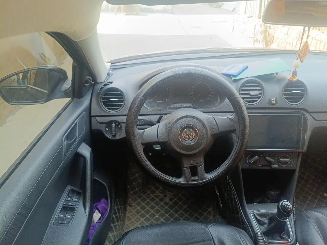 Volkswagen Jetta 2015 1.6L Manual Fashion Edition — миниатюра 11