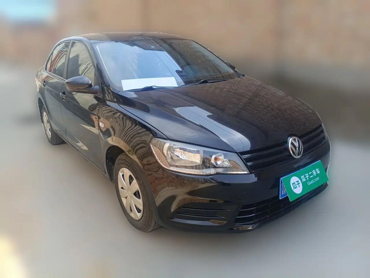 Volkswagen Jetta 2015 1.6L Manual Fashion Edition — миниатюра 3