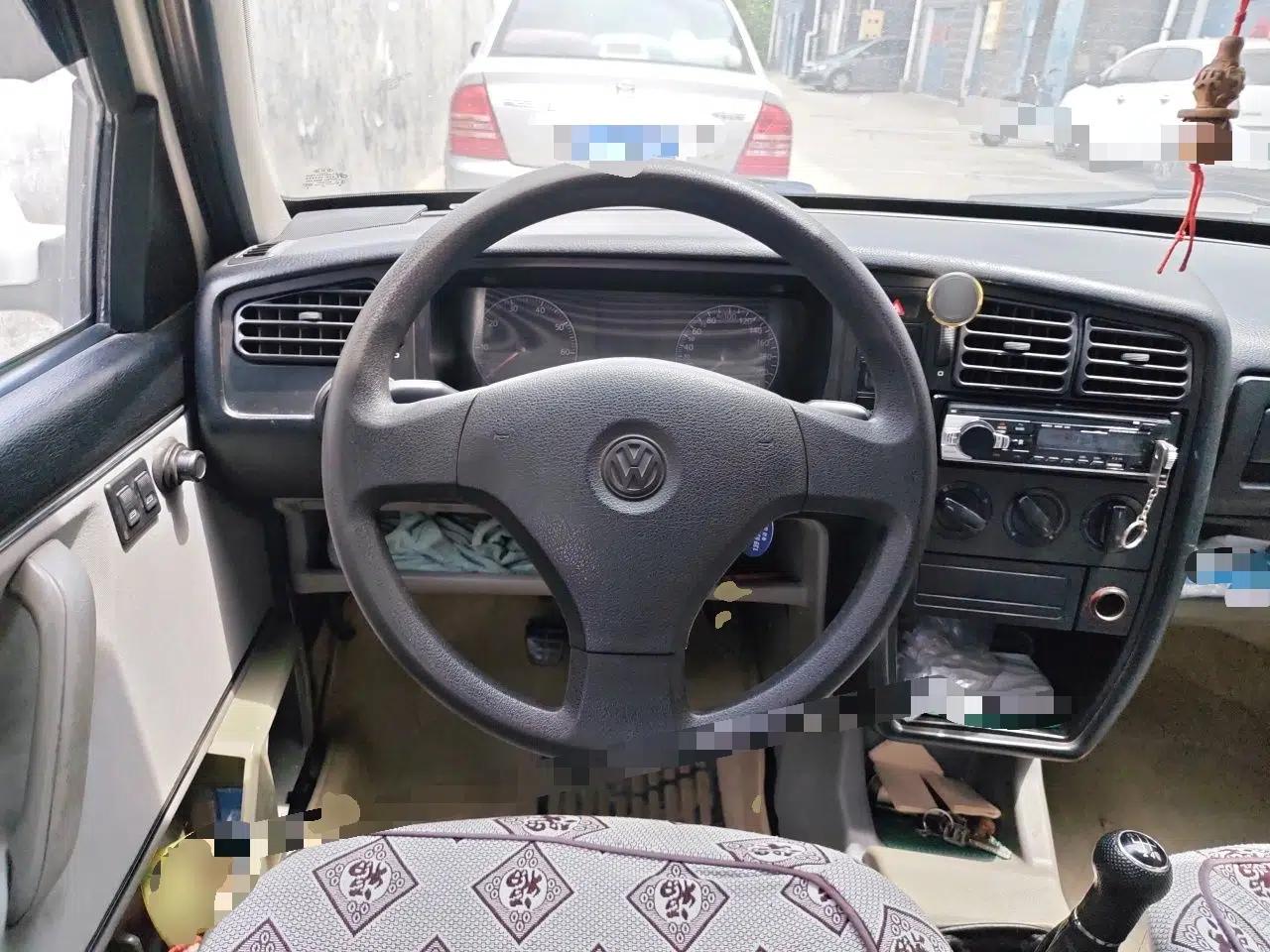 Volkswagen Jetta 2010 1.6L Partner — миниатюра 11