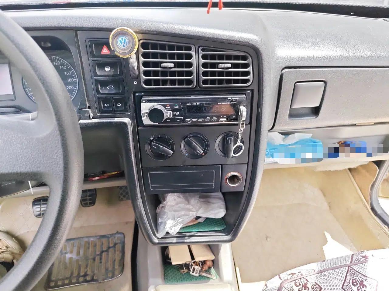 Volkswagen Jetta 2010 1.6L Partner — миниатюра 14