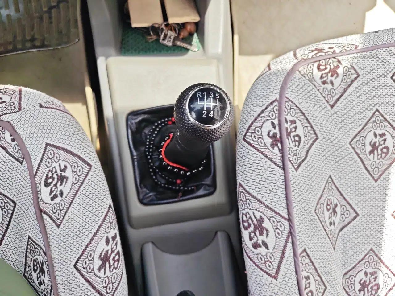 Volkswagen Jetta 2010 1.6L Partner — миниатюра 15
