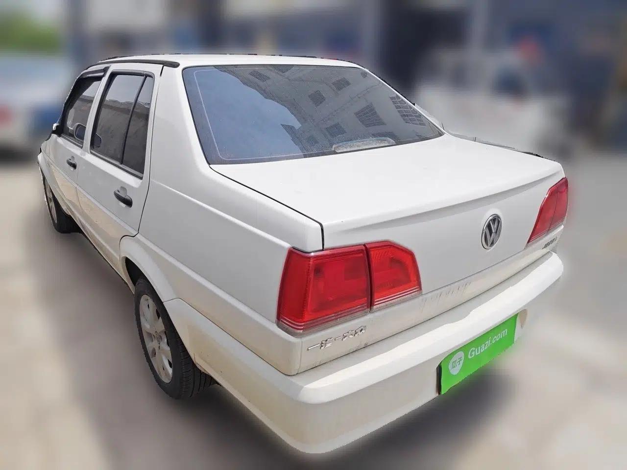 Volkswagen Jetta 2010 1.6L Partner — миниатюра 4