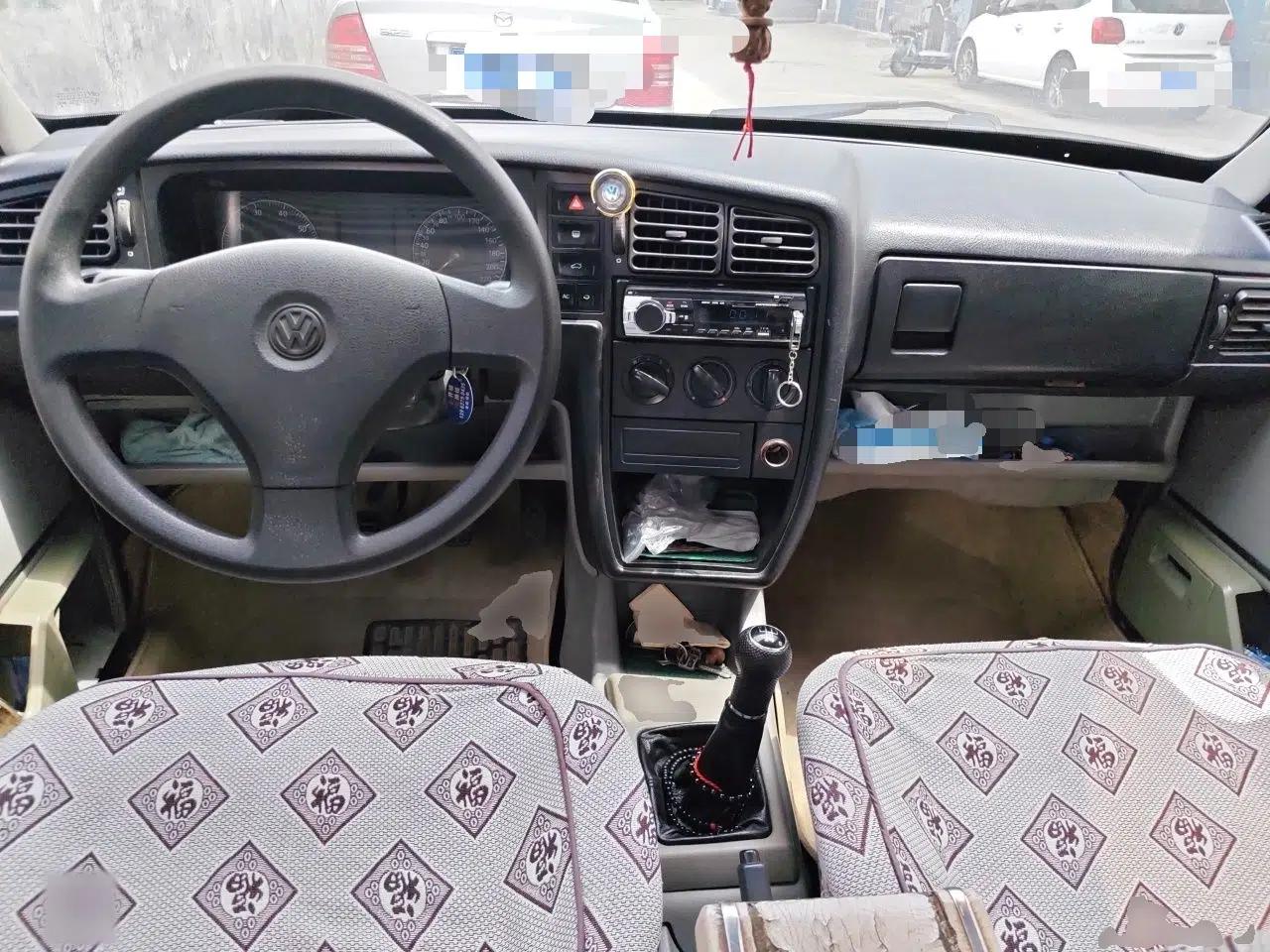 Volkswagen Jetta 2010 1.6L Partner — миниатюра 10