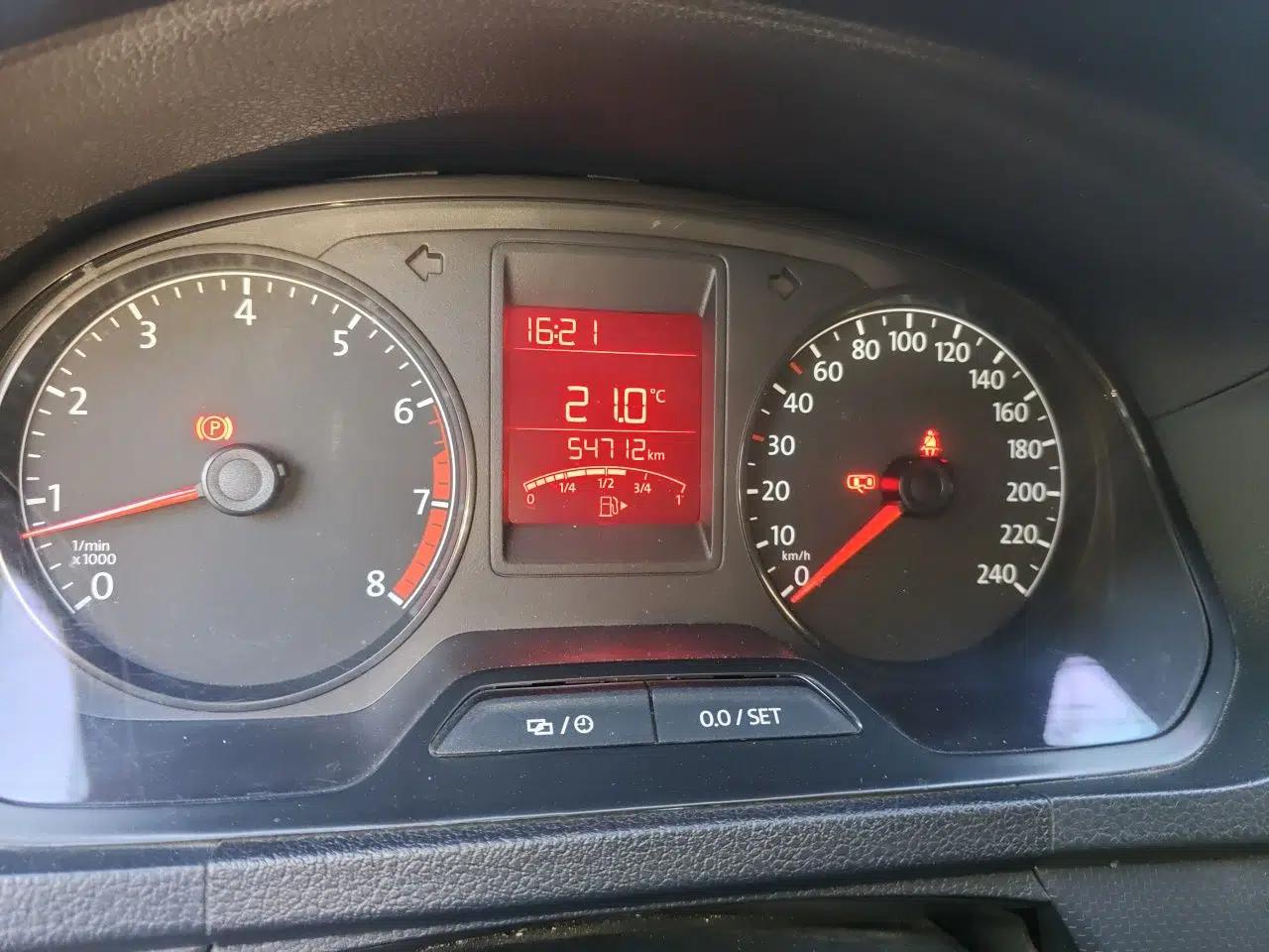 Volkswagen Jetta 2015 Zhuihui Edition 1.4L Manual Fashion Model — миниатюра 13