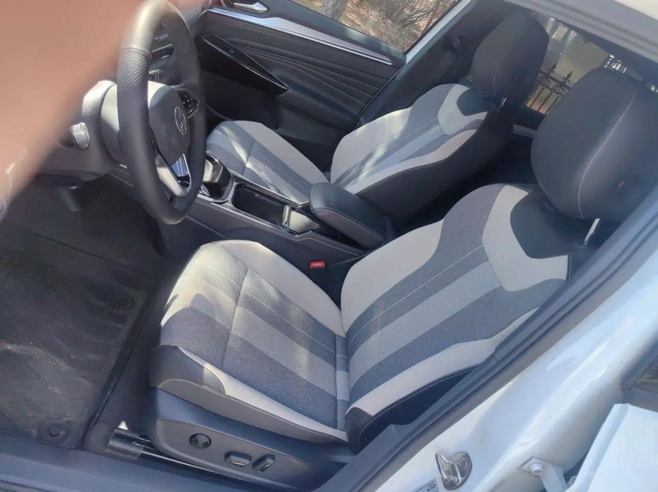 Volkswagen ID.4 CROZZ 2022 Pure Edition Limited Edition — миниатюра 4