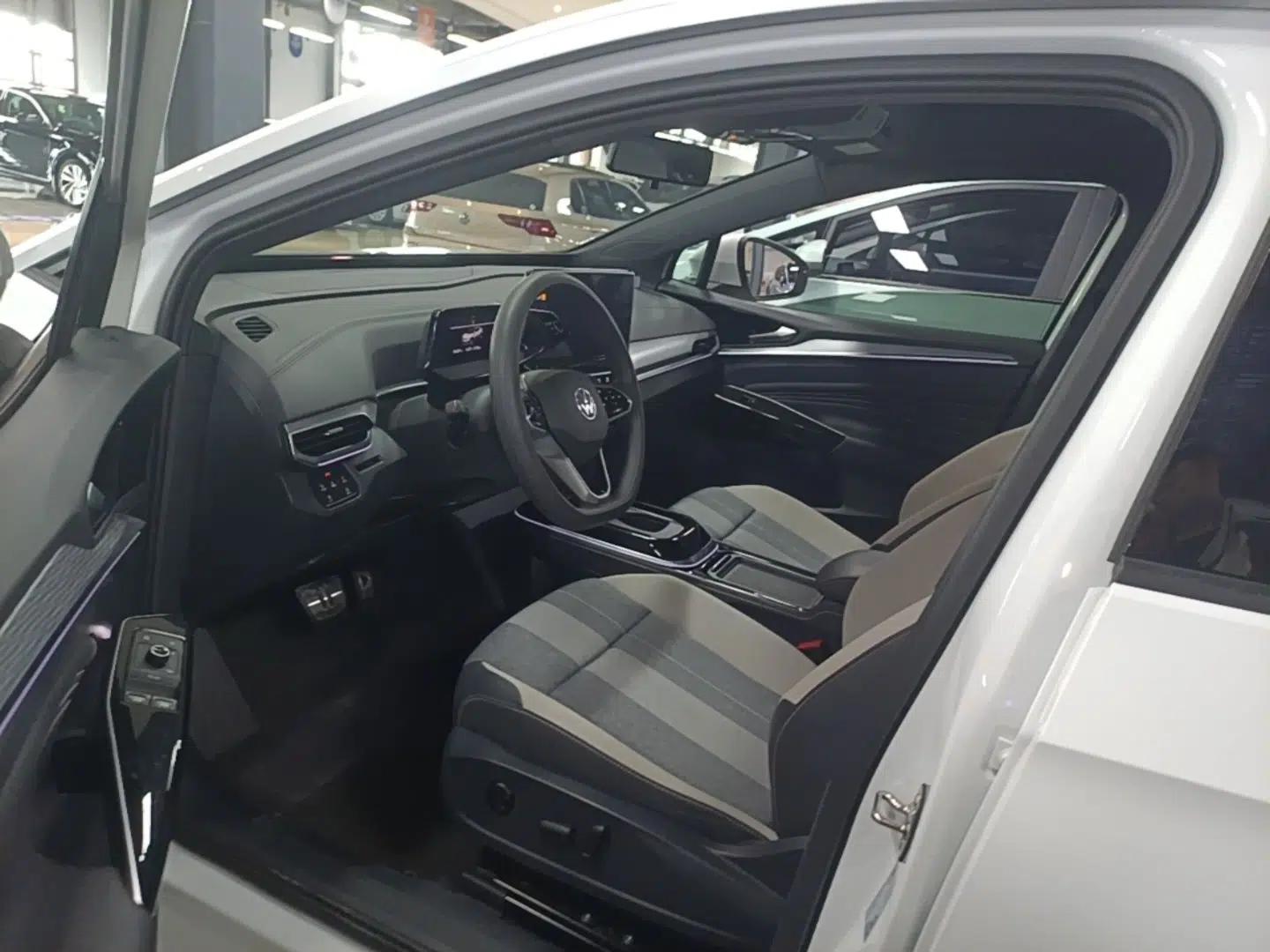 Volkswagen ID.4 CROZZ 2024 Pure Edition Limited Edition — миниатюра 18