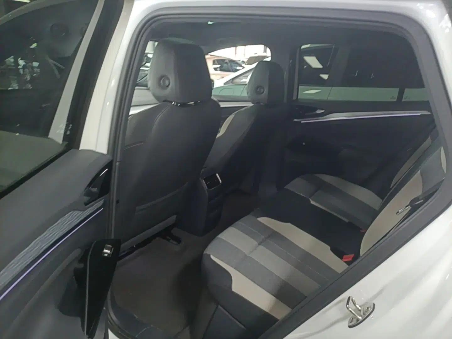 Volkswagen ID.4 CROZZ 2024 Pure Edition Limited Edition — миниатюра 20