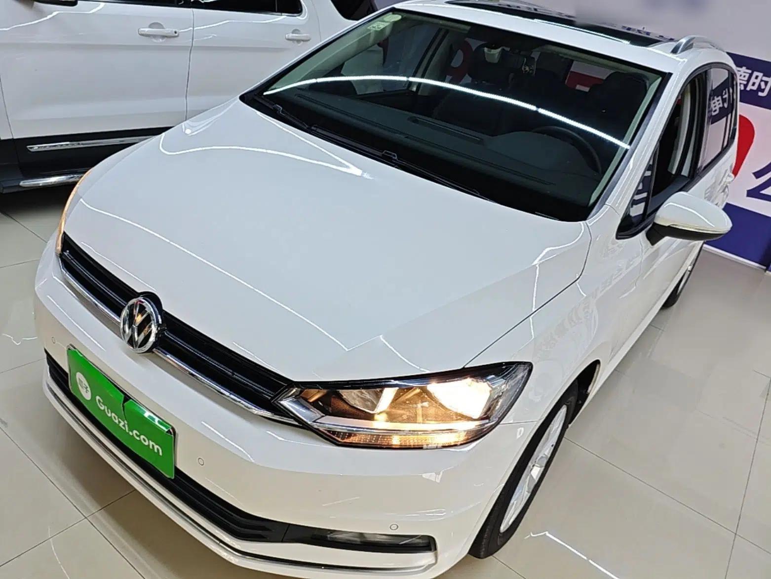 Volkswagen Touran 2018 Volkswagen Touran L 280TSI DSG Comfort Edition 7 Seats China V Emission Standard — миниатюра 1