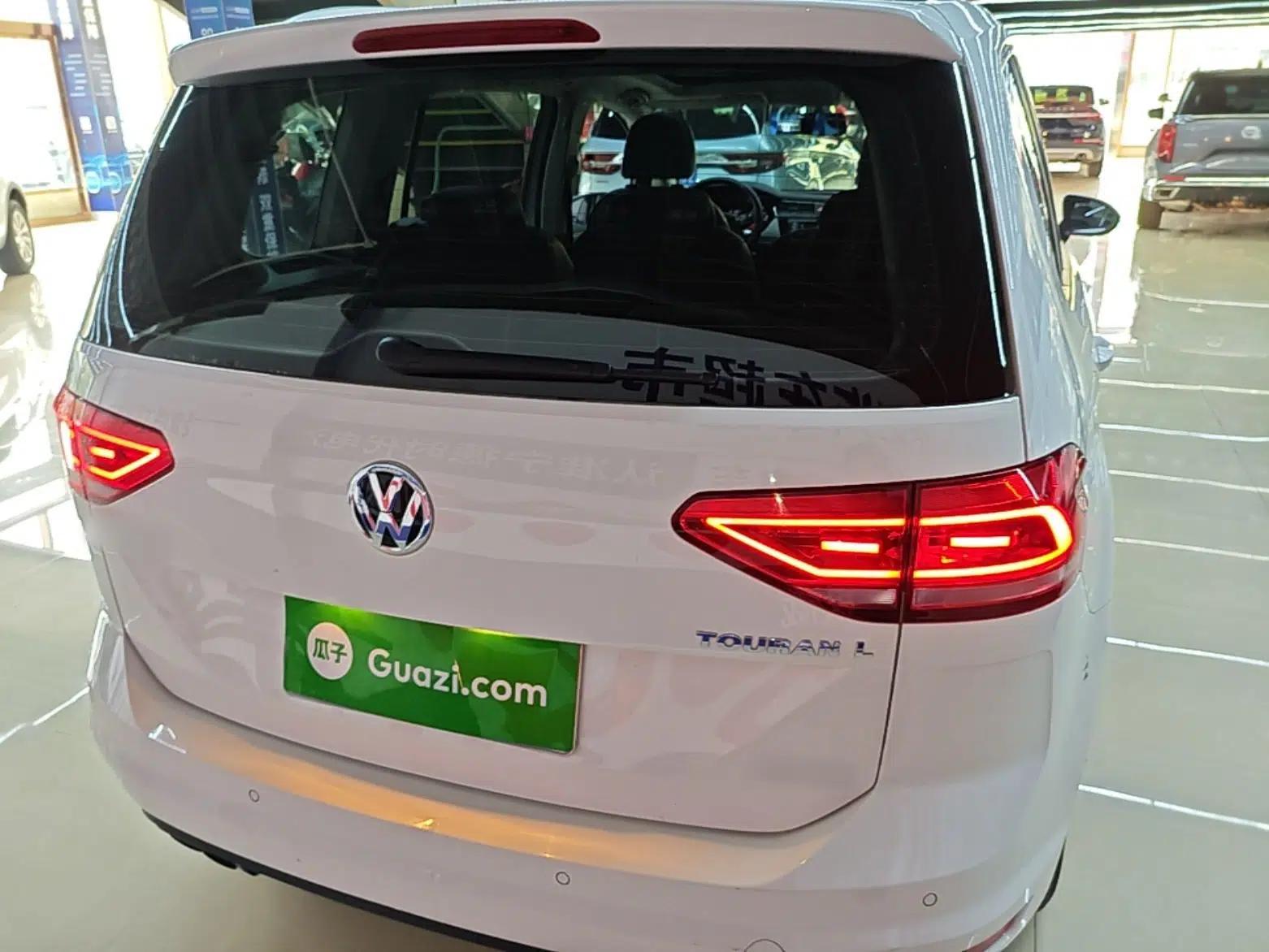 Volkswagen Touran 2018 Volkswagen Touran L 280TSI DSG Comfort Edition 7 Seats China V Emission Standard — миниатюра 5